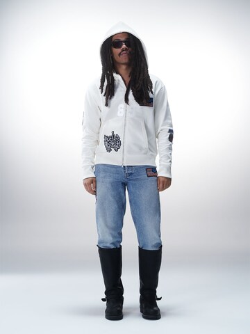 Luka Sabbat for ABOUT YOU - Sudadera con cremallera 'Kai' en blanco