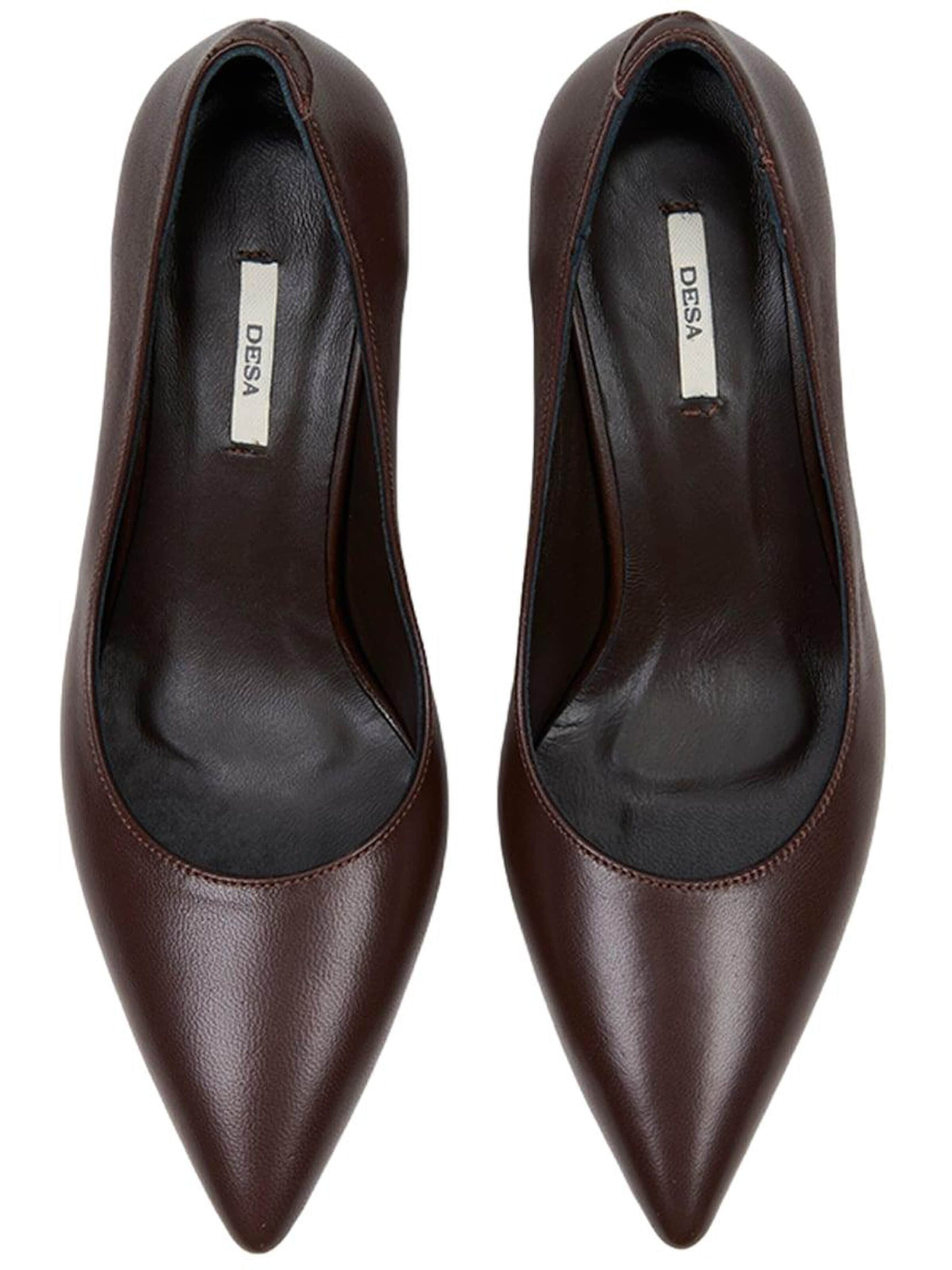 Desa Pumps in Bruin