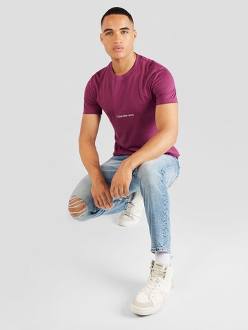 T-Shirt Calvin Klein Jeans en violet