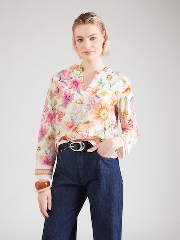 Emily Van Den Bergh - Blusa en blanco: frente