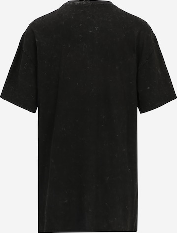 Only Tall T-shirt 'LUCCA' i svart