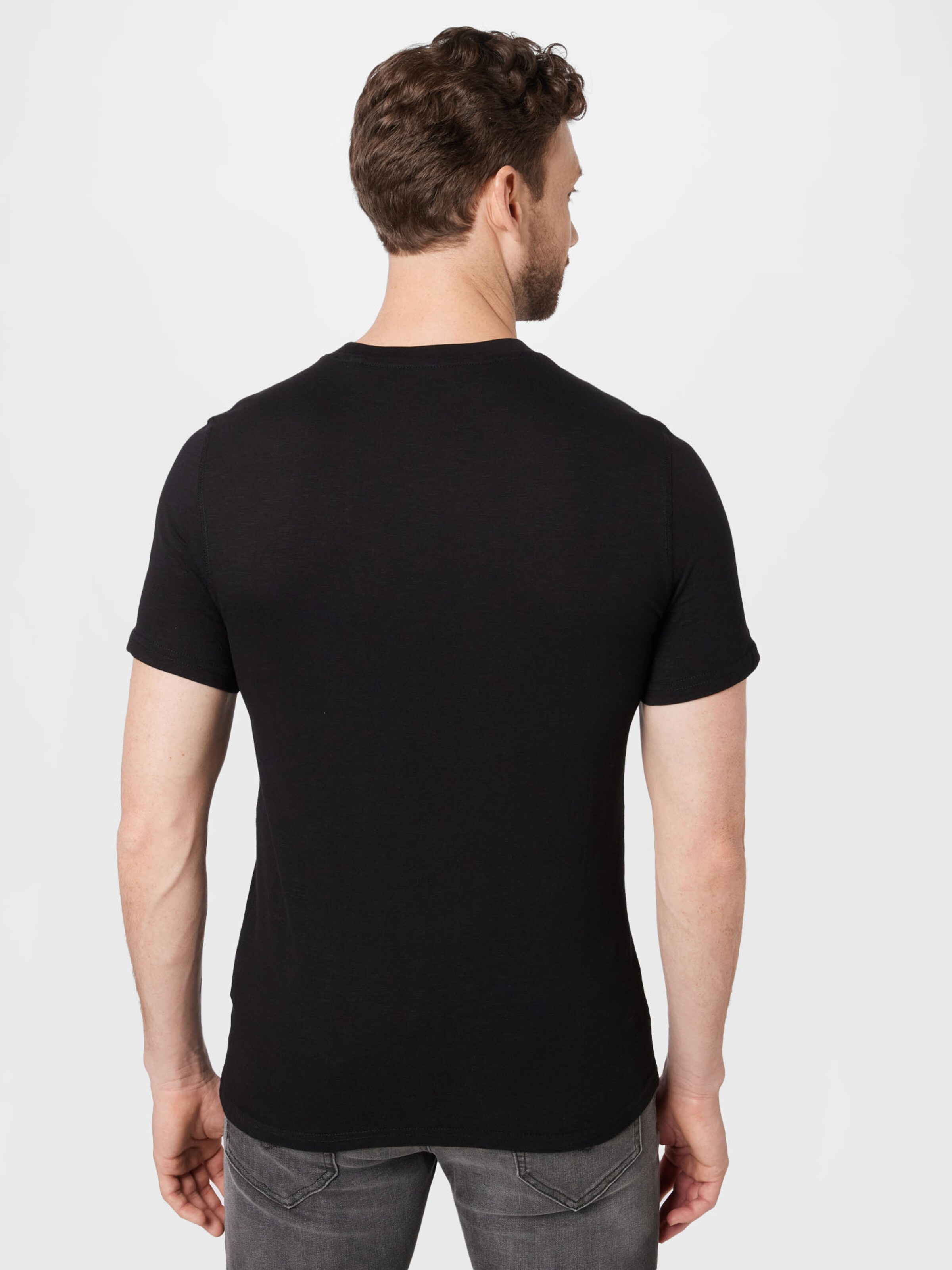 Männer Shirts GUESS T-Shirt in Schwarz - HC77159 Männer Shirts GUESS T-Shirt in Schwarz - HC77159