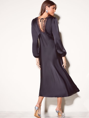 Friends Like These Kleid in Schwarz