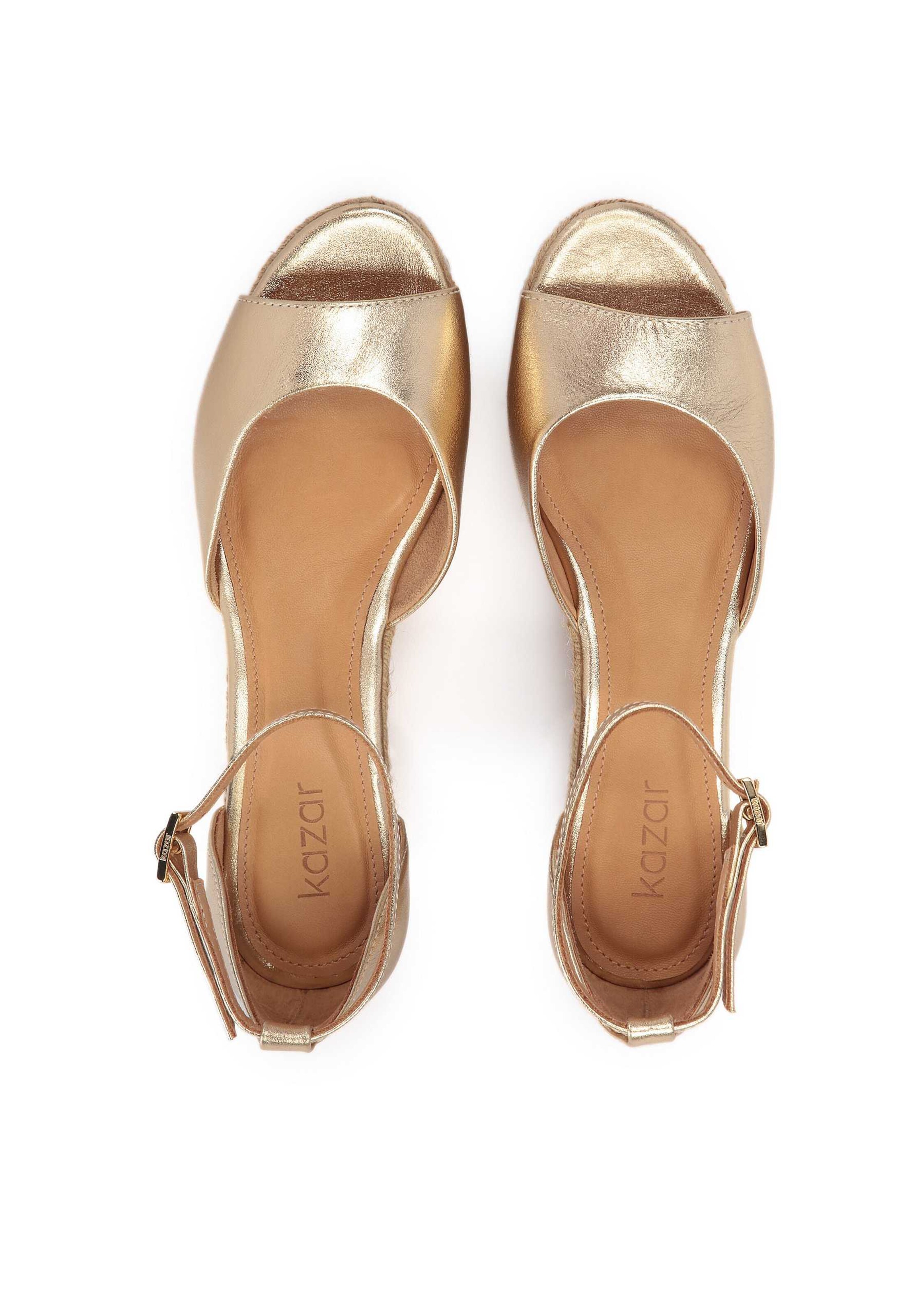 Sandale de la Kazar pe auriu