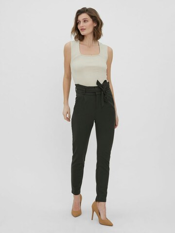 VERO MODA Slim fit Pleat-front trousers 'Eva' in Green