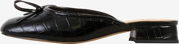 Super Mode Pumps in Black: front