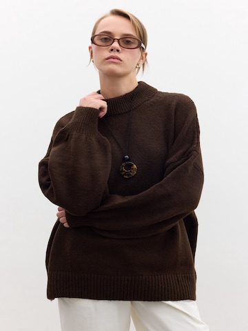 MANUKA Fleece Jacket in Brown: front