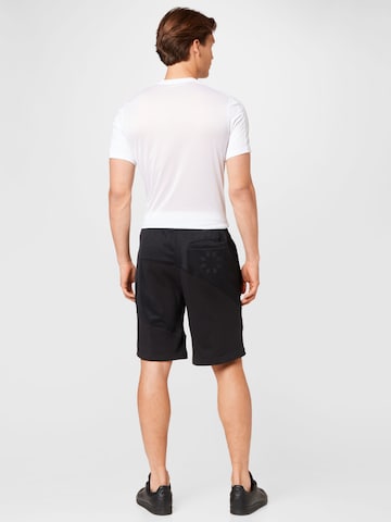 ADIDAS ORIGINALS Regular Shorts 'Аdicolor Interlock' in Schwarz