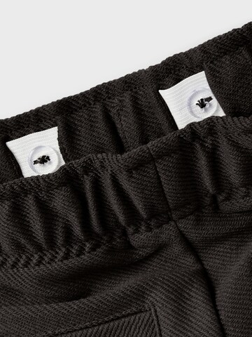 Tapered Pantaloni 'Kolson' di NAME IT in nero