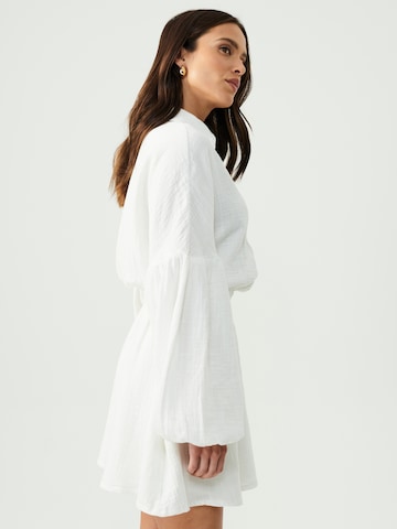 Robe-chemise 'TOPEKA' St MRLO en blanc