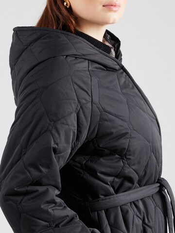 Vero Moda Curve Prehoden plašč 'VMCSasha' | črna barva