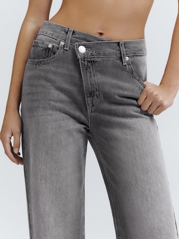 Pull&Bear Loosefit Jeans in Grau
