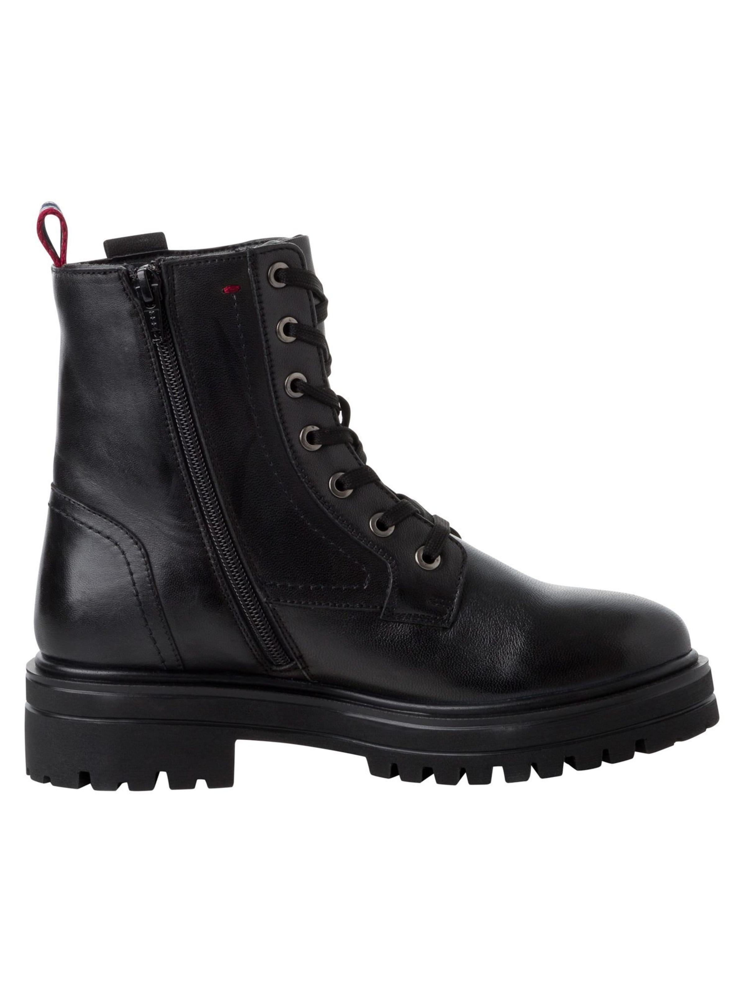 s.Oliver Schnürstiefelette in Schwarz