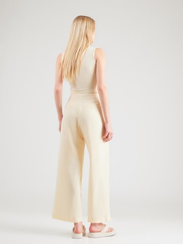 Wide Leg Pantalon à pince 'Zuri' ABOUT YOU en jaune
