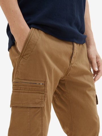 TOM TAILOR Tapered Hose in Braun