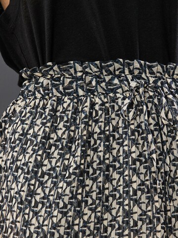 Next Rok in Zwart