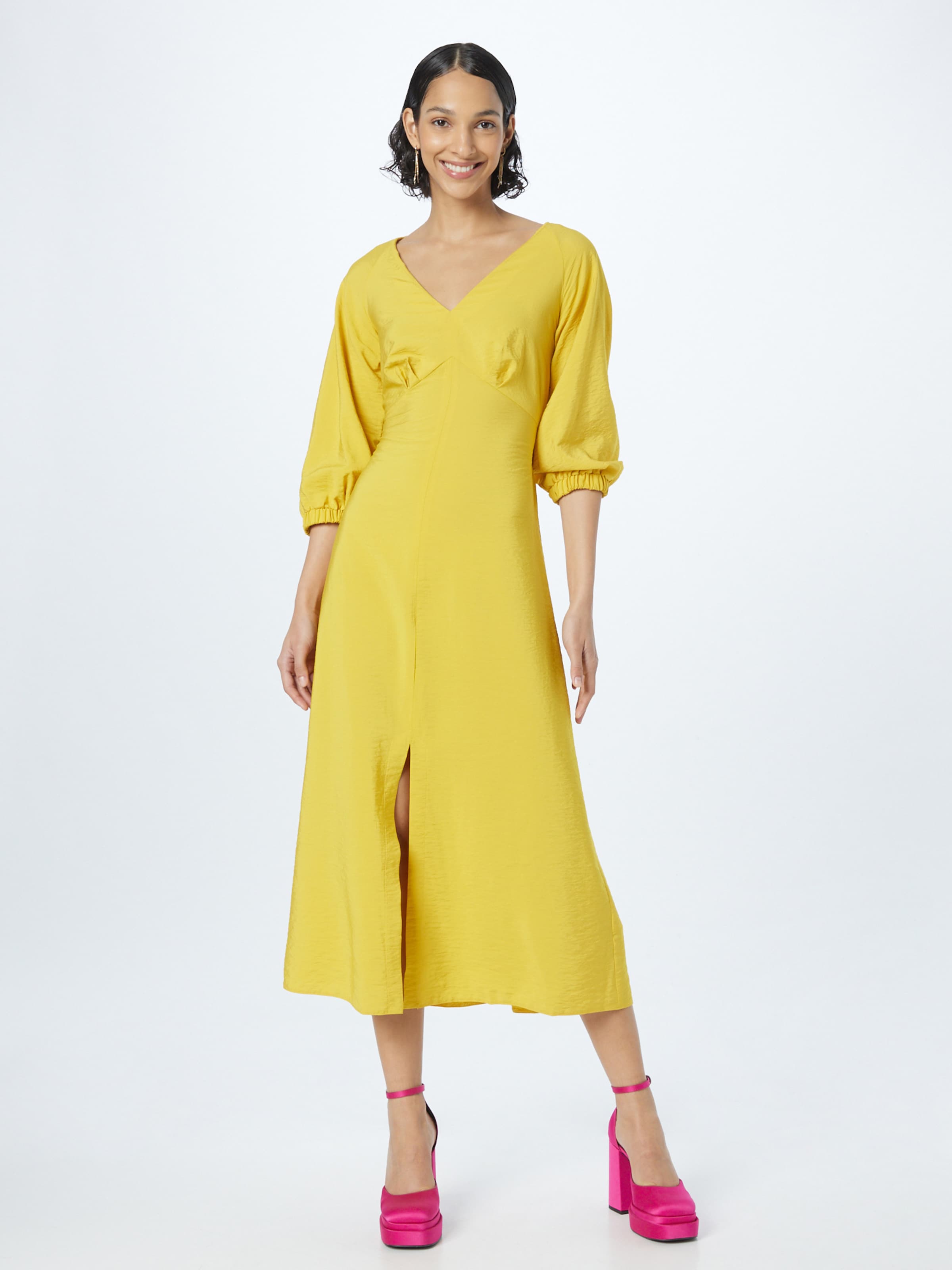 Closet London Dress in Yellow ABOUT YOU