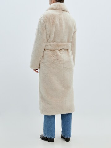 Cappotto invernale 'Adela' di EDITED in beige