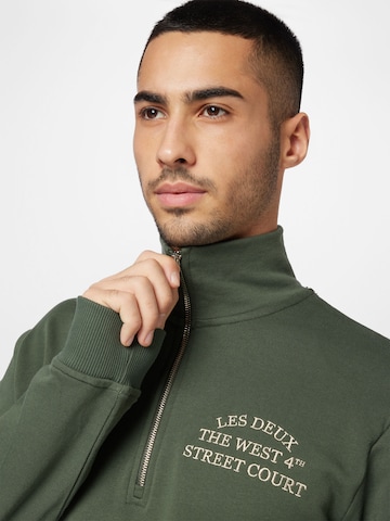 Les Deux Sweatshirt in Green