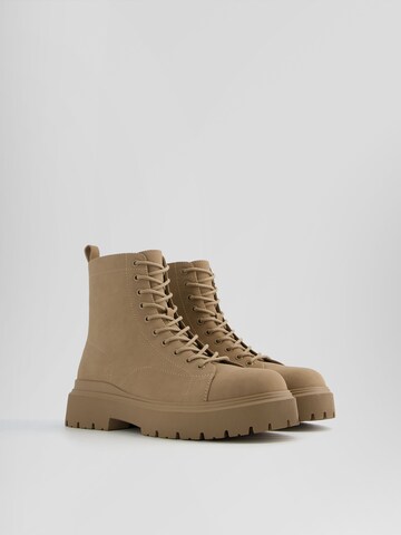 Bershka Boots med snörning i beige