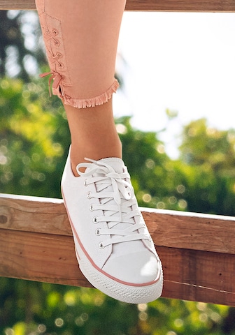 LASCANA Sneakers in White: front