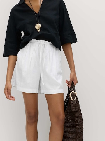 Marks & Spencer Regular Broek in Wit: voorkant