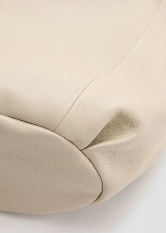 MANGO Schultertasche 'Nina' in Beige