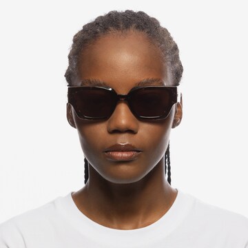 LE SPECS Okulary przeciwsłoneczne 'POLYBLOCK' w kolorze brązowy: przód