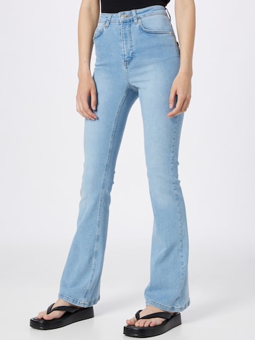 NA-KD Flared Jeans in Blue: front