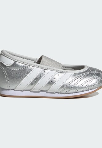 ADIDAS ORIGINALS Sneakers 'Taekwondo' in Zilver