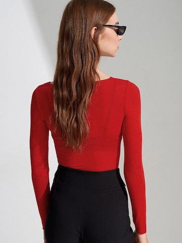 Dilvin Shirt in Red