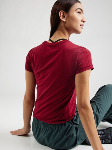 T-shirt Nike Sportswear en rouge