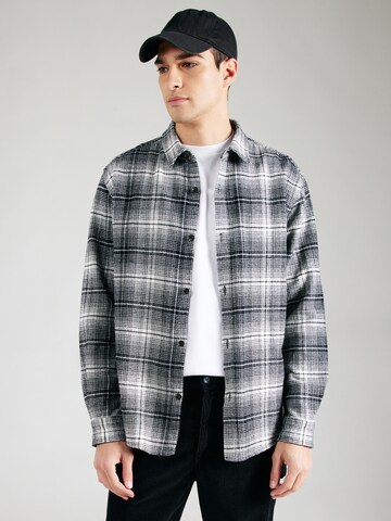 TOPMAN Regular fit Button Up Shirt in Black: front