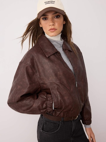 Trendyol Jacke in Braun: Vorderseite