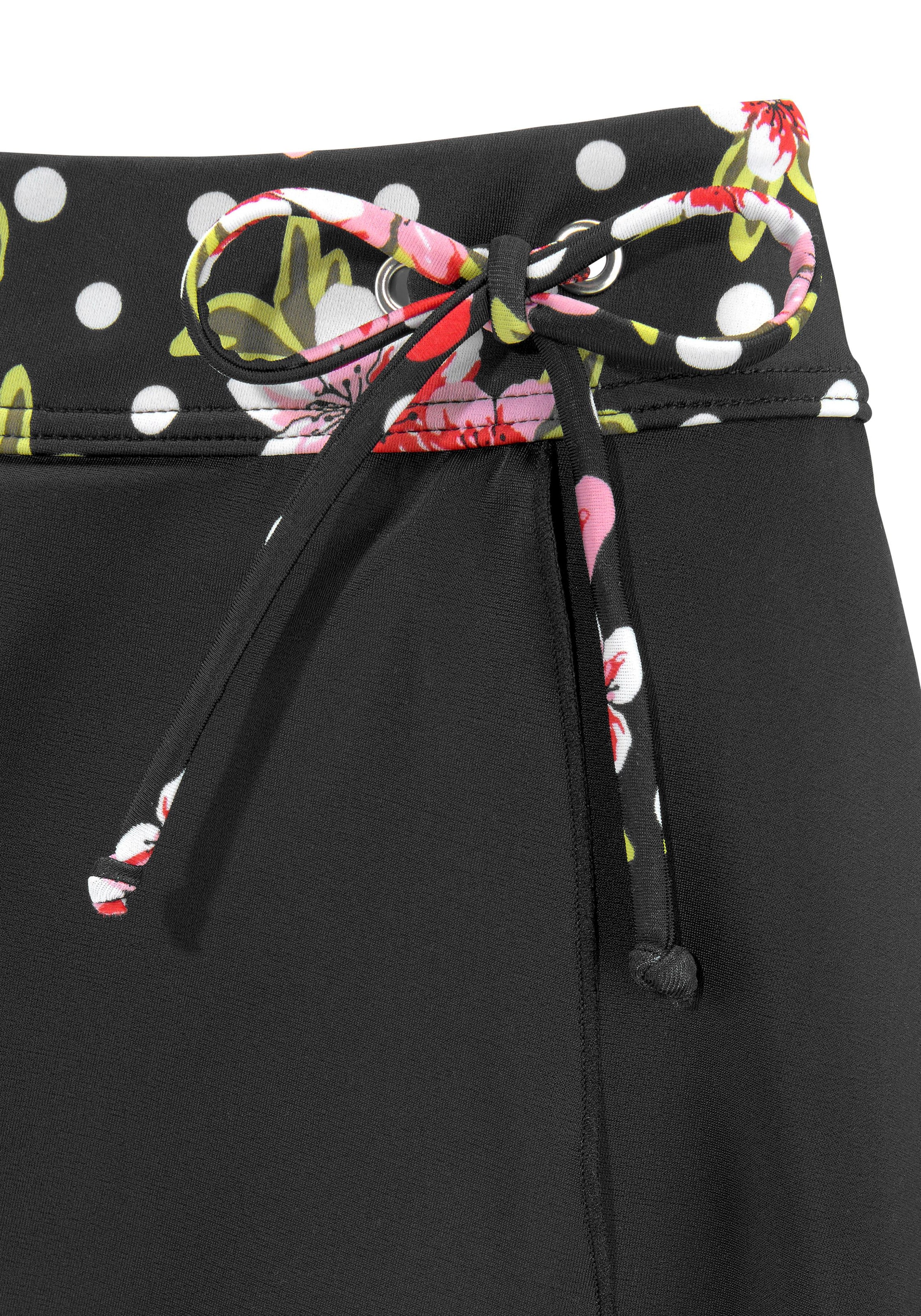 LASCANA Bikini hlačke | črna barva