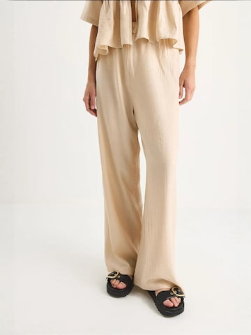 Bianco Lucci - Calças de fato em bege