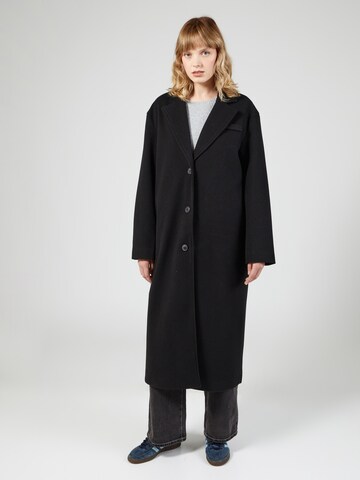 PIECES Between-Seasons Coat in Black: front