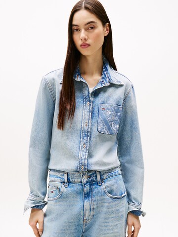 Tommy Jeans Blouse in Blue: front