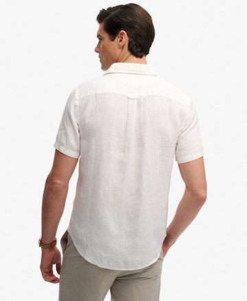 Fit confort Chemise 'Riviera' Superdry & Co en blanc