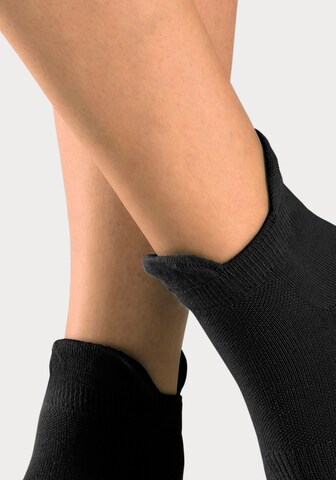 BENCH Athletic Socks in Black