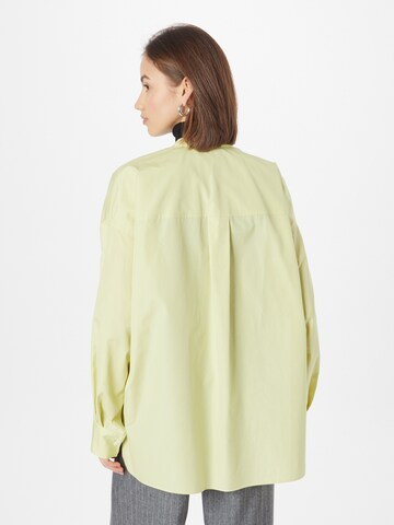 Bluză de la 3.1 Phillip Lim pe verde