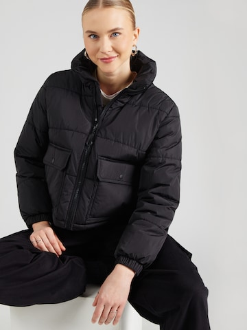 VANS Χειμερινό μπουφάν σε μαύρο: μπροστά