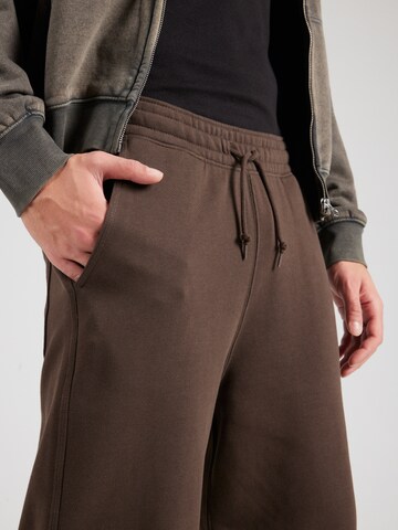 Loosefit Pantalon 'Astro' WEEKDAY en marron