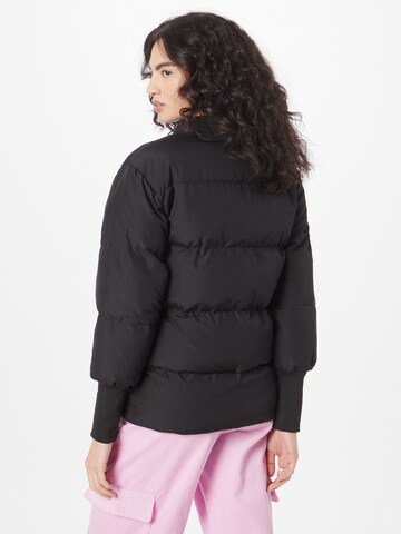 Trendyol Jacke in Schwarz