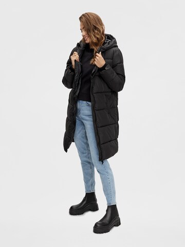 Manteau d’hiver 'Bee' PIECES en noir