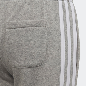 Effilé Pantalon de sport 'Essential' ADIDAS SPORTSWEAR en gris