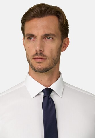 Fit confort Chemise Boggi Milano en blanc : devant