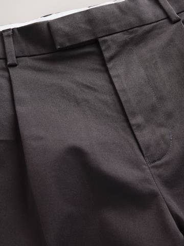 Regular Pantalon à pince Next en marron