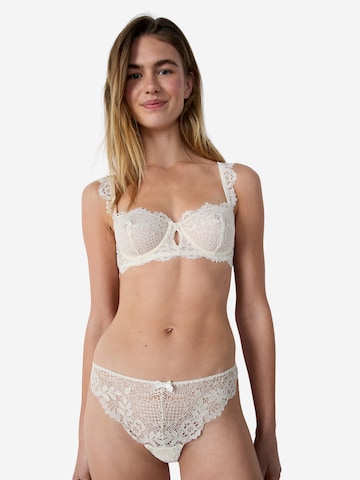 String 'Success' ETAM en beige : devant