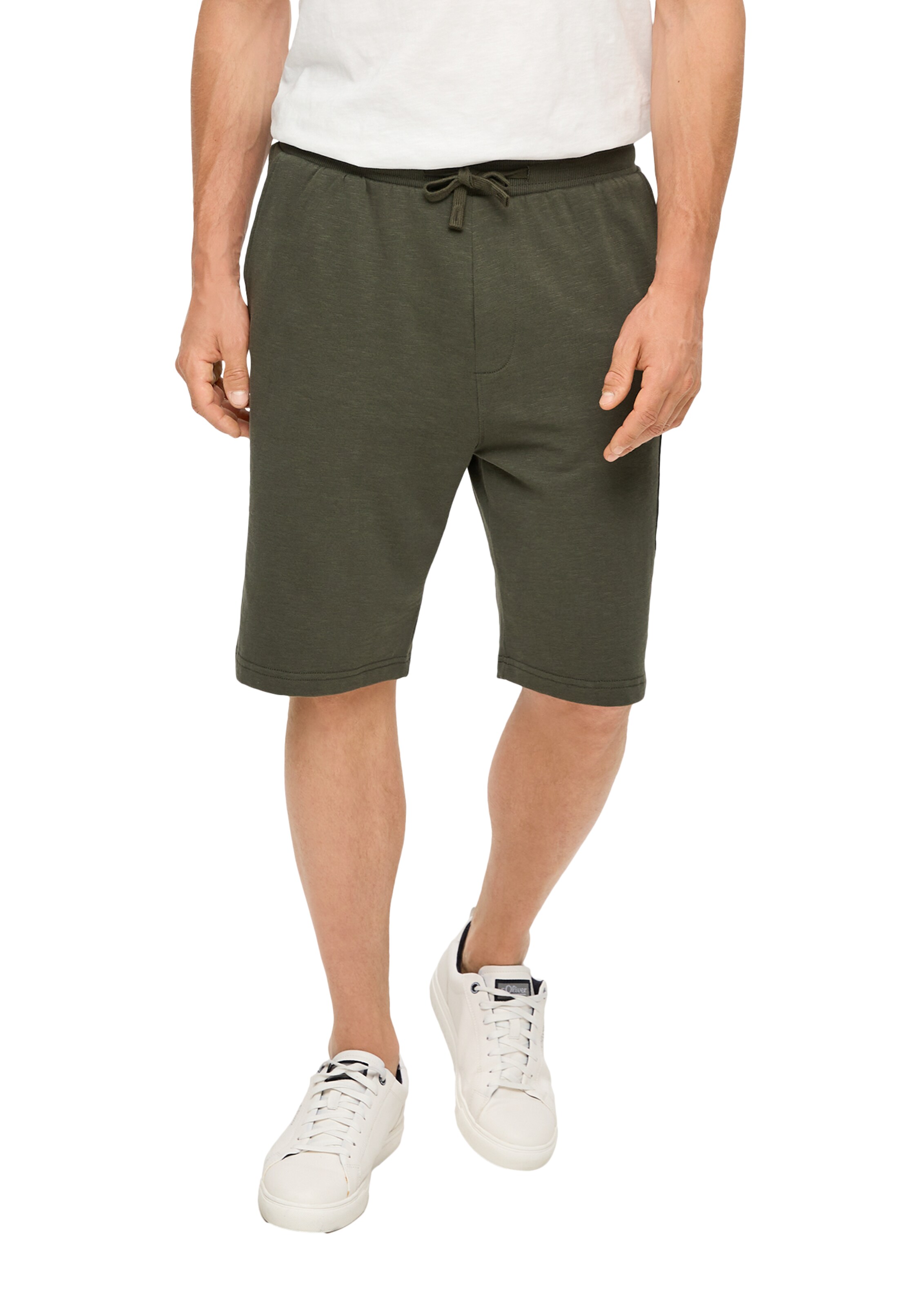 Regular Pantalon cargo s.Oliver en vert : devant